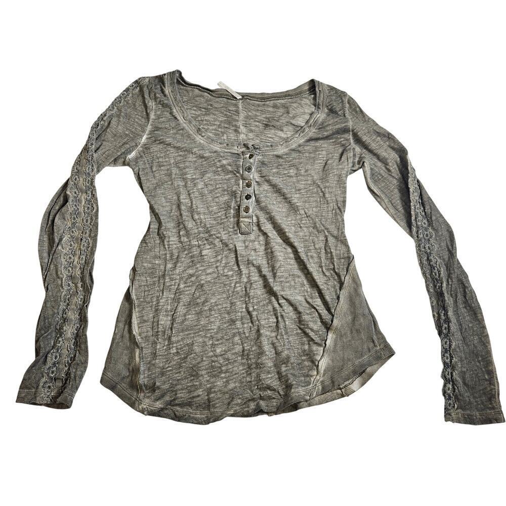 FREE PEOPLE Washed Olive Green Top With Stitch Lace Sleeves Size Large